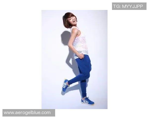 足球明星背后默默支持的她们揭示了不为人知的故事与情感